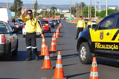 noticiasconcursos.com.br-grande-concurso-para-trabalhar-no-detran-abre-mais-de-500-vagas-e-ate-r6-mil-de-salario-grande-concurso-detran